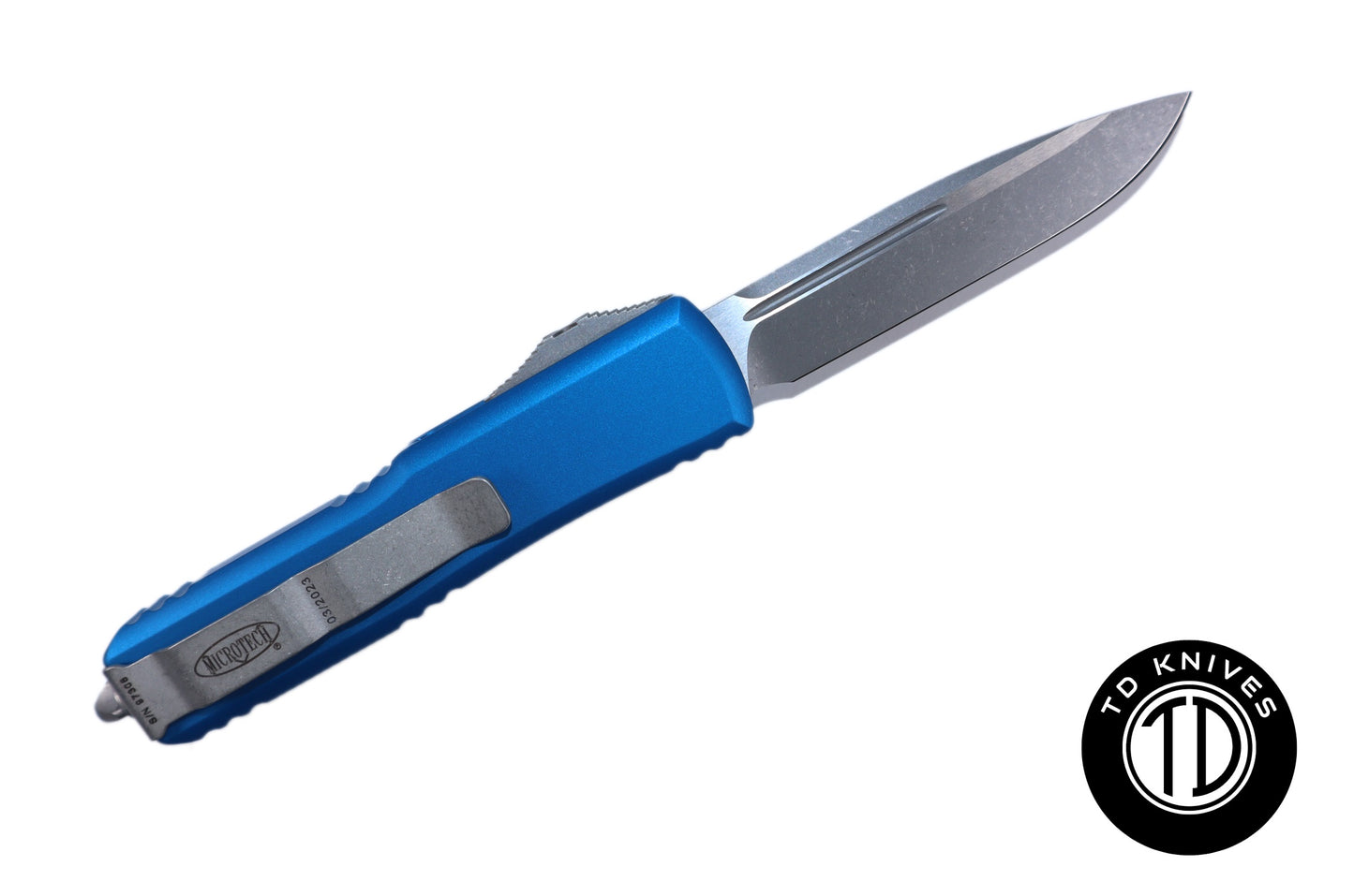 MICROTECH - UTX-85 Standard Edge with Blue Handle and Apocalyptic Blade Finish. Model # 231-10APBL