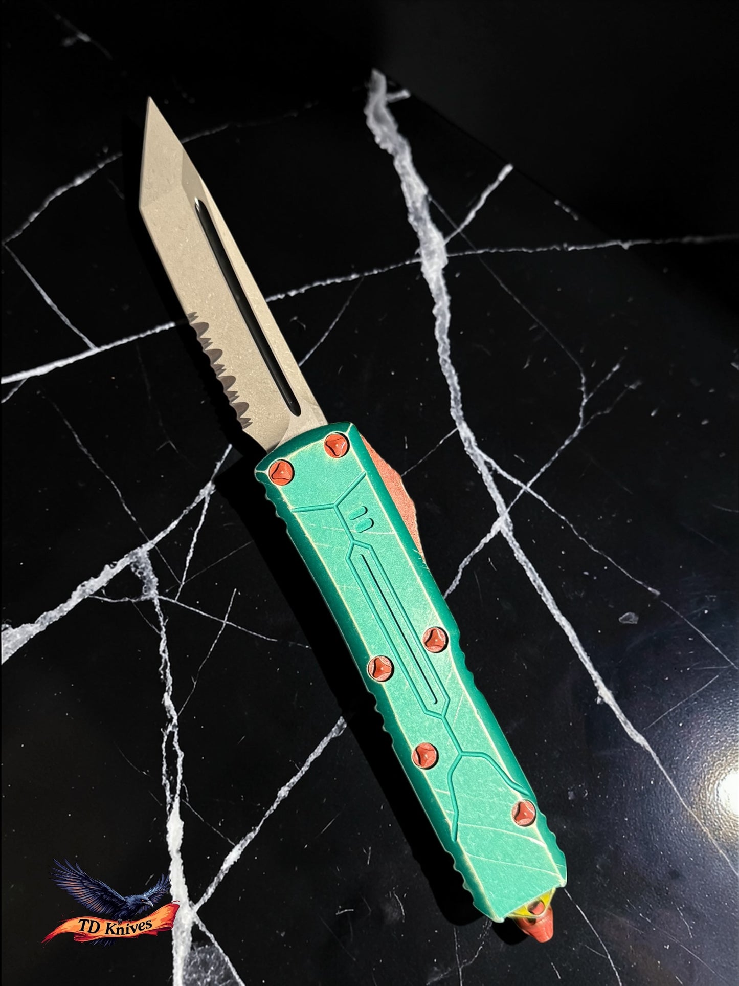 MICROTECH - Signature Series UTX-85 Bounty Hunter W/ T/E Partial Serrated Apocalyptic Blade. Model # 233-11 BH