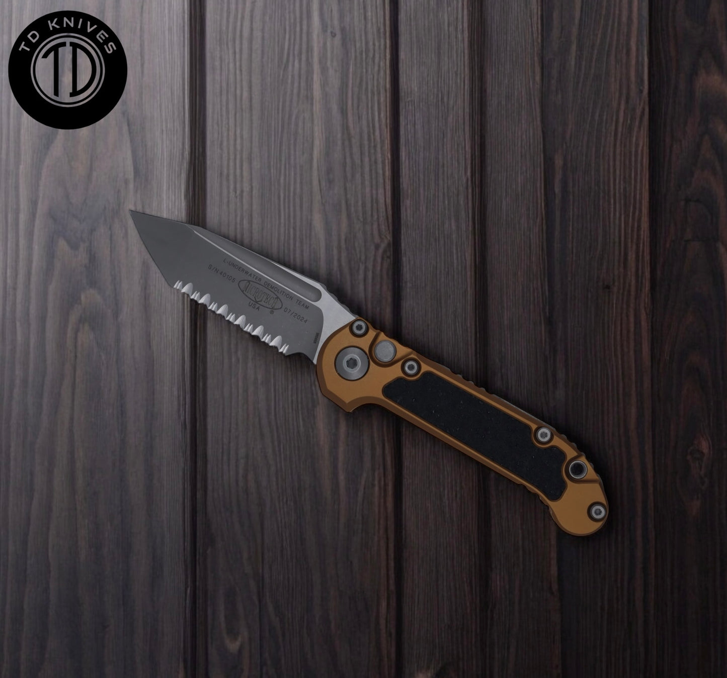 MICROTECH - LUDT T/E Gen III in Tan W/ Full Serrated Apocalyptic Blade Finish. Model # 1136-12 APTA