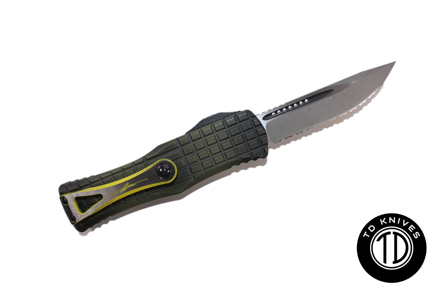 MICROTECH - Signature Series Hera Full Serrated Standard Edge with Green Frag Handle and Apocalyptic Blade Finish. Model # 703-12APFRGS