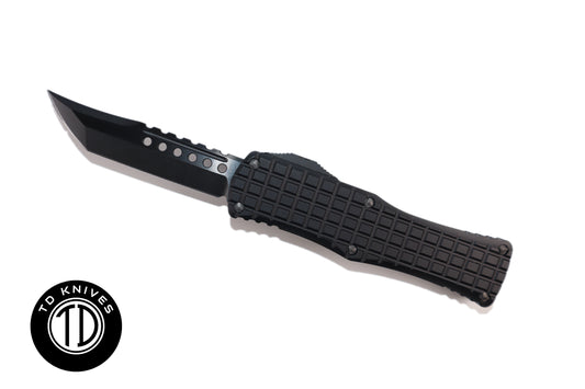 MICROTECH - Hera Hellhound W/ Black Frag Handle and DLC Blade Finish Model # 919-1 DLCTFRSH