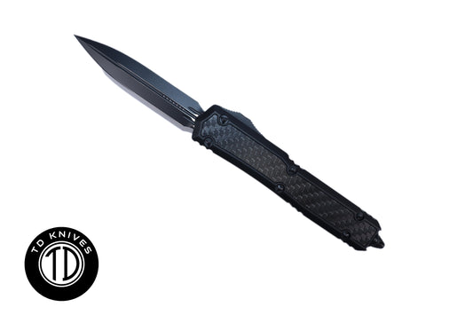 MICROTECH - Signature Series Makora Black Double Edge DLC Blade Finish in Tactical Black with Carbon Fiber Inlays. Model # 206-1TCFIS