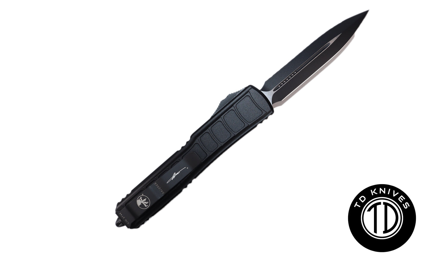 MICROTECH - Signature Series Ultratech II Fully Serrated Double Edge Blade with Step Side Handle in Black with Black Blade Finish. Model # 122II-3TS